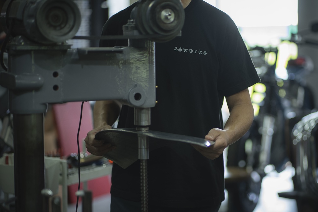 46works 2025 ロゴ T-shirt