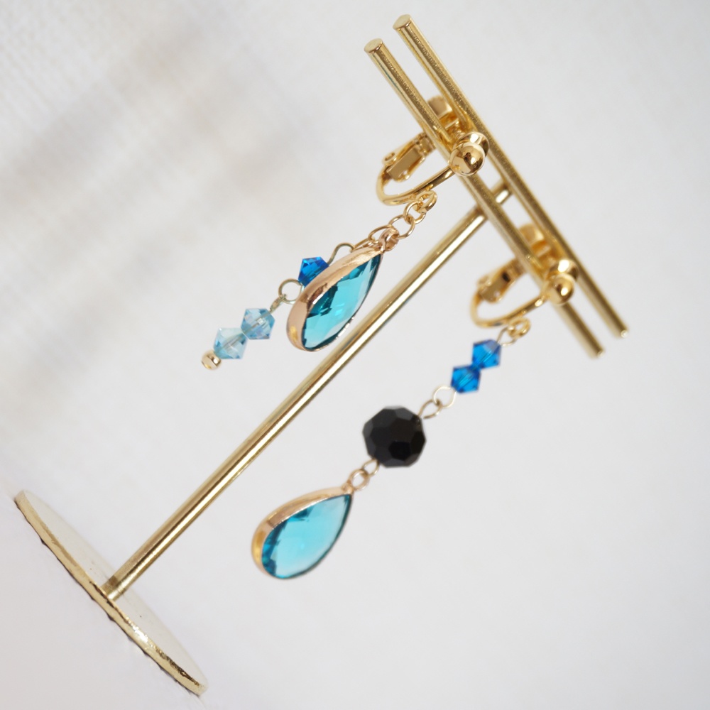 ツイステ*イグニハイドイメージ*アシメピアス/イヤリング