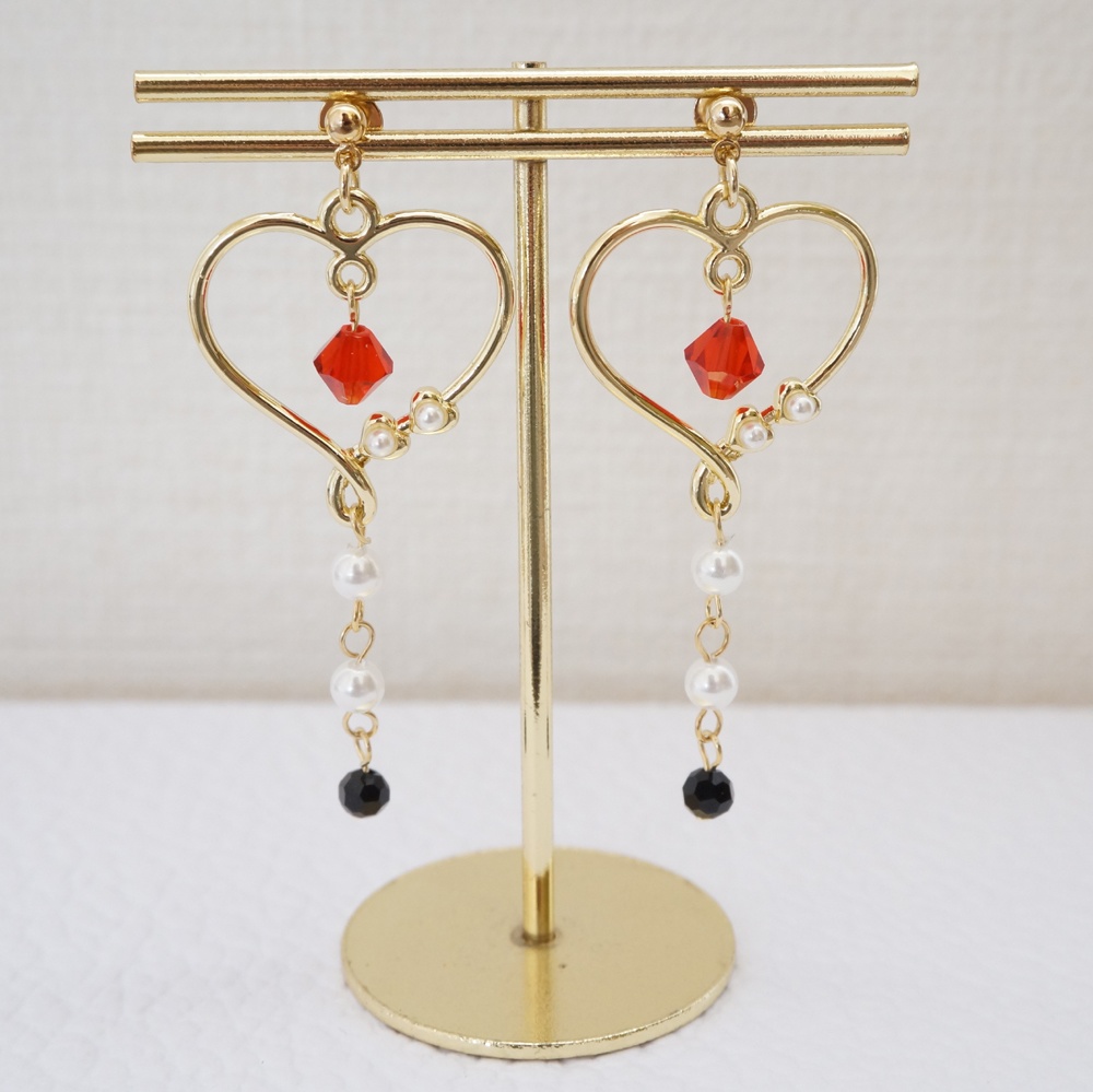 ツイステ＊ハーツラビュル　ハートピアス/イヤリング