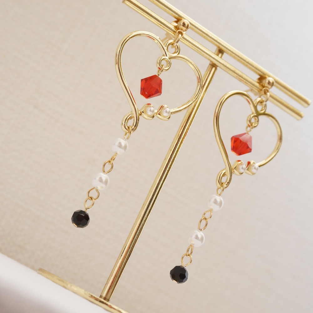 ツイステ*ハーツラビュル ハートピアス/イヤリング