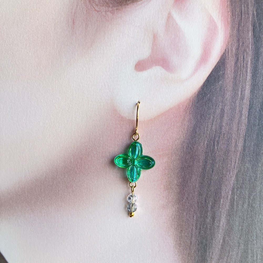 【忍たま】四花弁シンプルピアス【４年・６年】