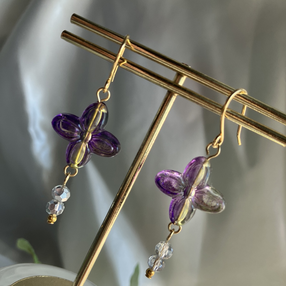 【忍たま】四花弁シンプルピアス【4年・6年】