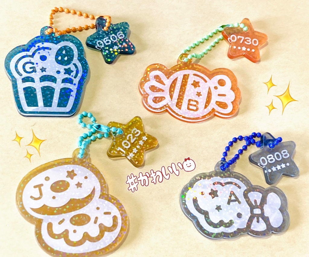 ホログラムモチーフアクキー・East