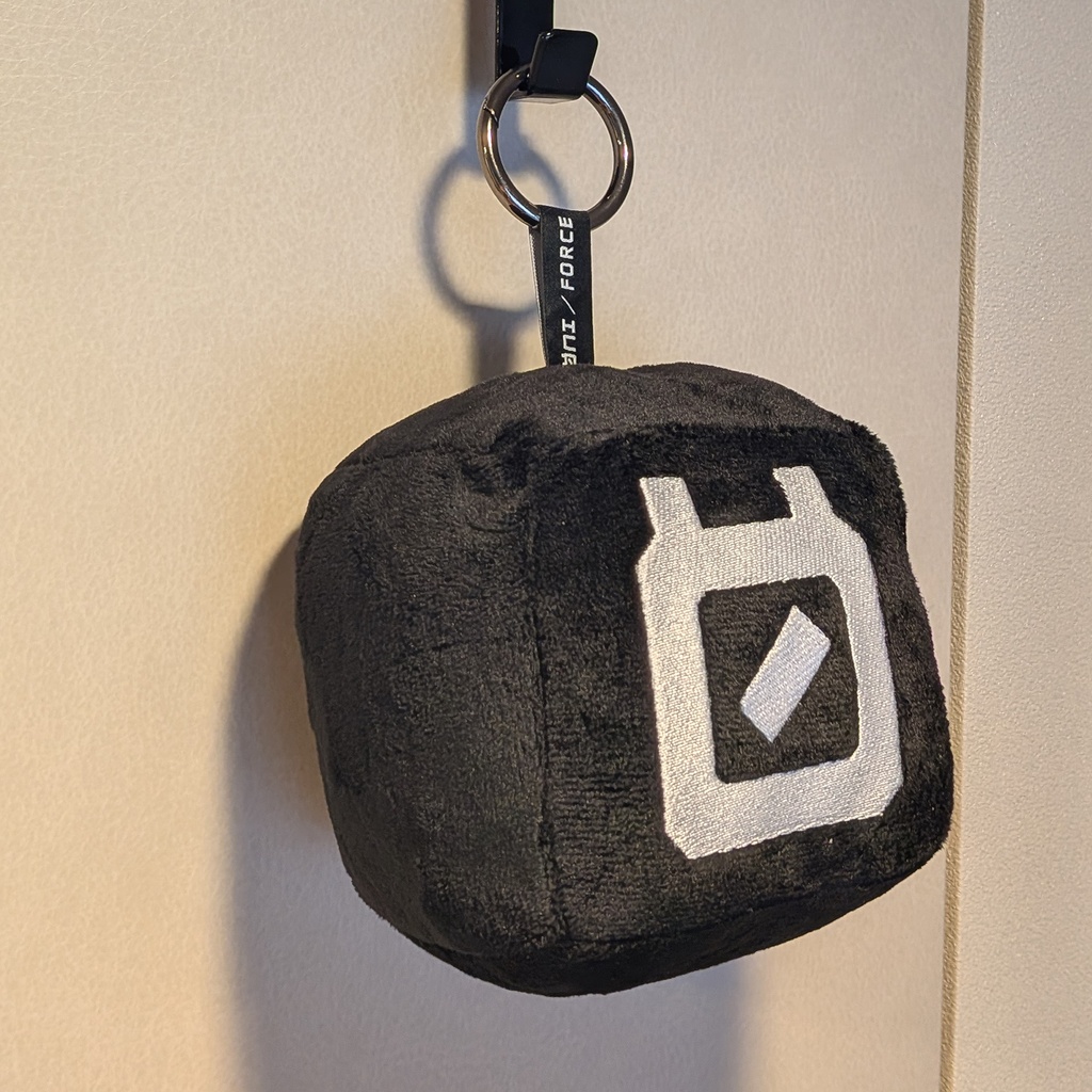0N1Force ロゴ ぬいぐるみ【日本限定】/ 0N1Force LOGO PLUSHIE (Japan Limited)