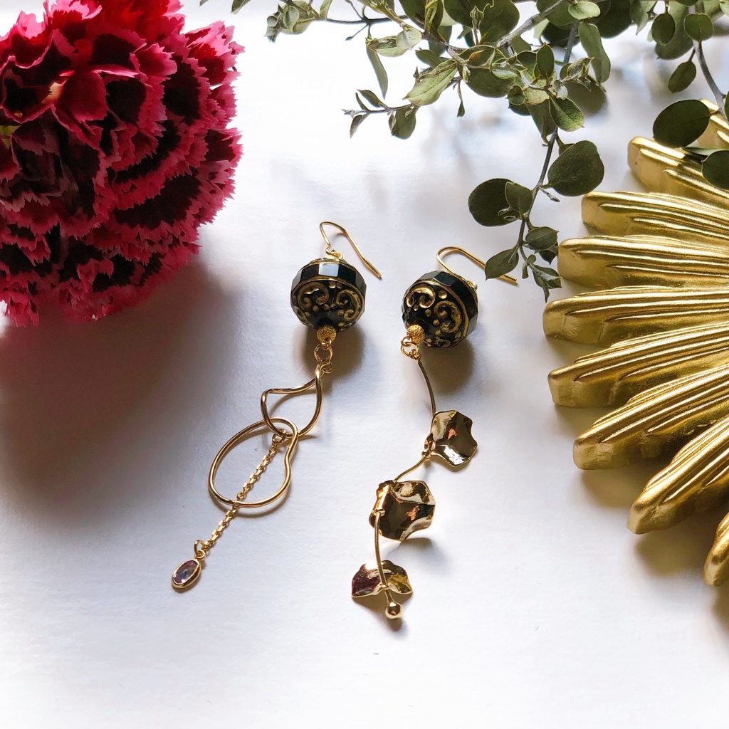 青い春と影✴︎キャラクターイメージピアス、イヤリング