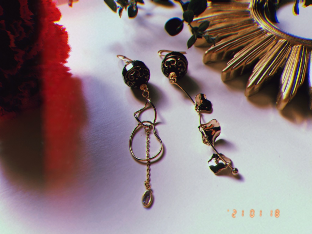 青い春と影✴︎キャラクターイメージピアス、イヤリング