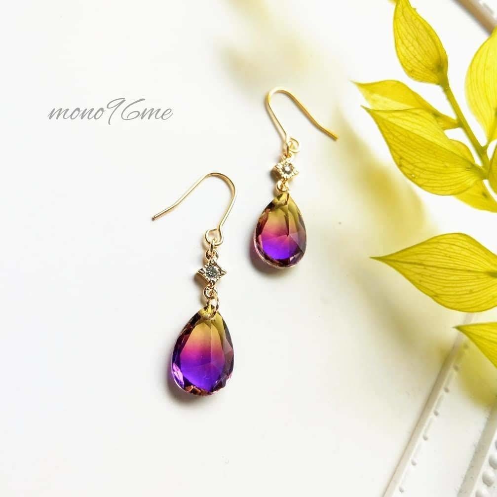 夕焼けカラーのガラスピアス