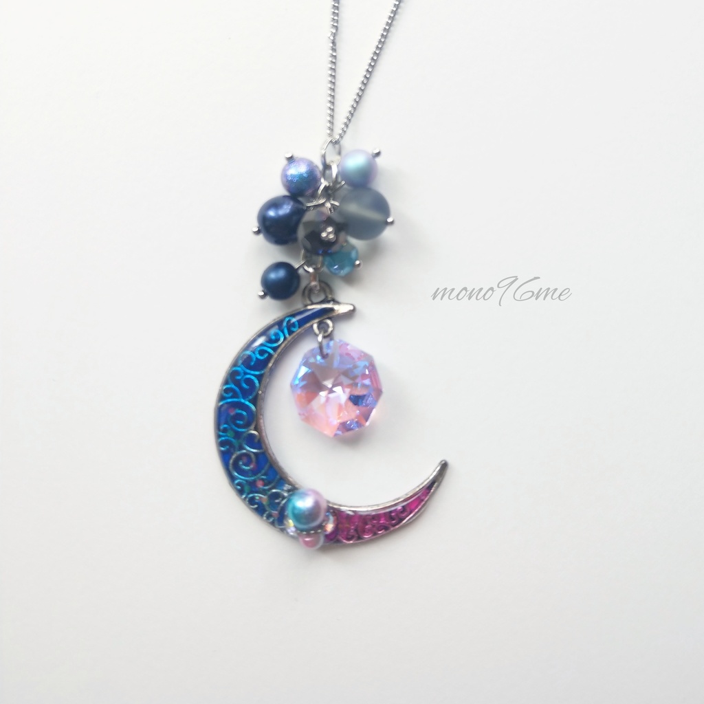 三日月ネックレス【青~ピンク】