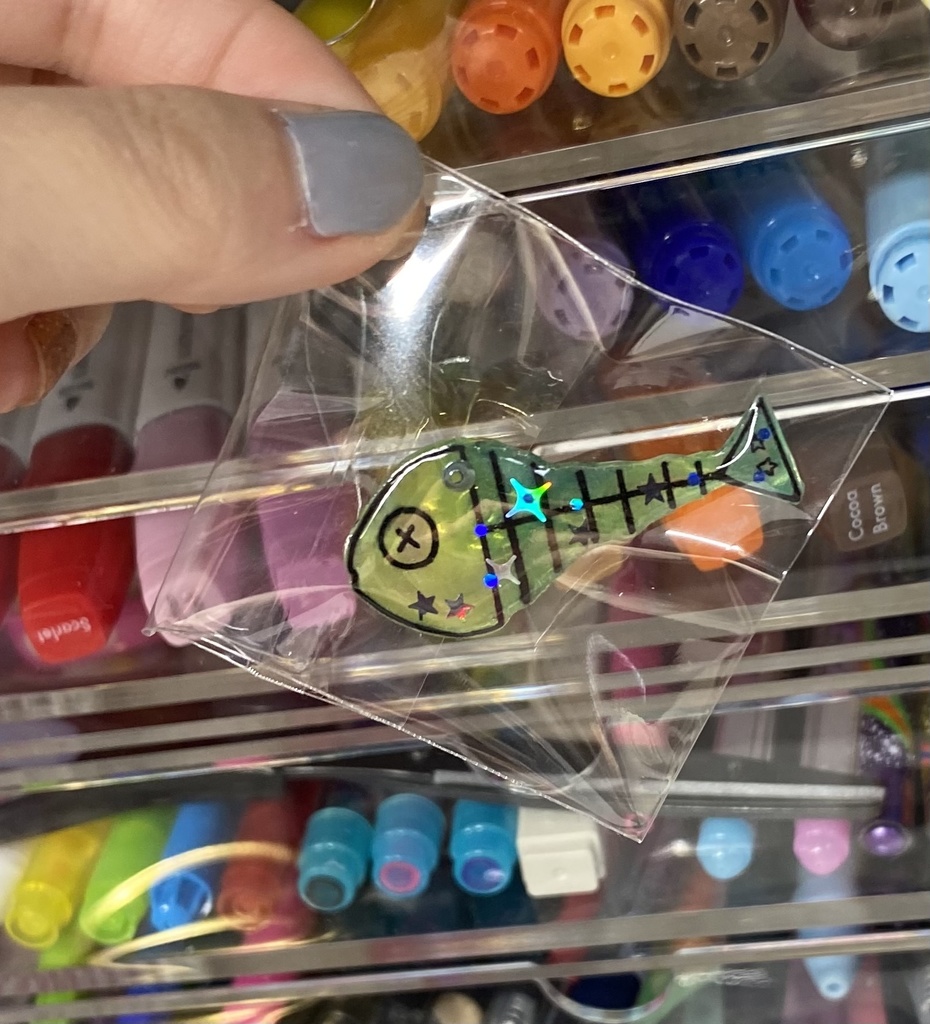 お魚ピンバッジ。