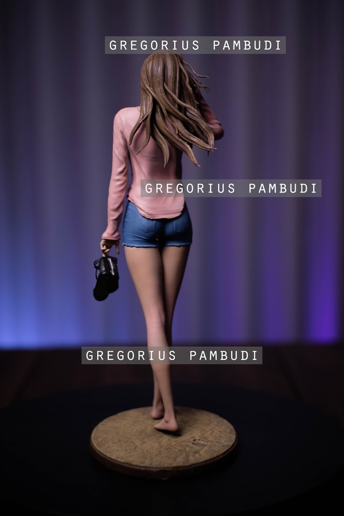 ガレージキット 海辺を歩く女 1/6スケール A woman at a windy beach 1:6 scale