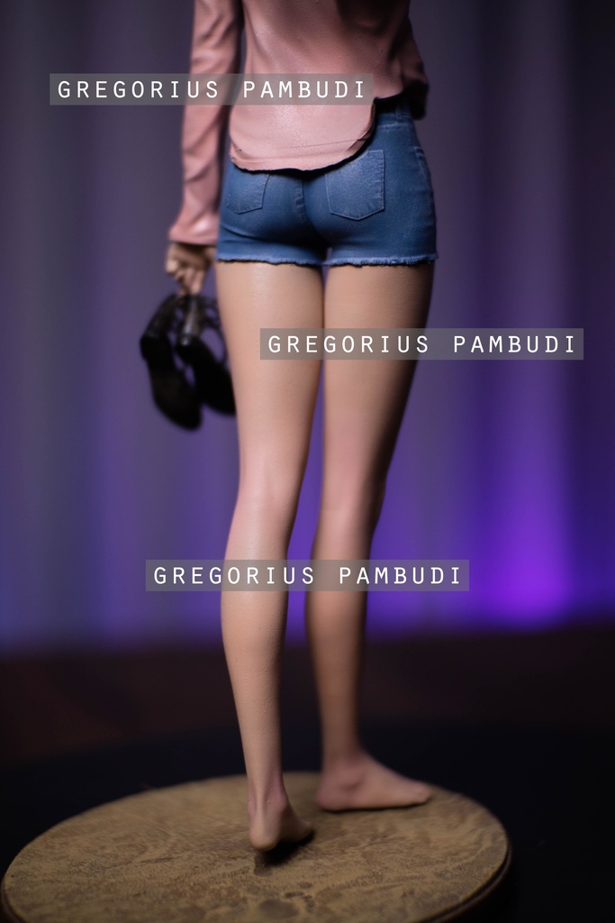 ガレージキット 海辺を歩く女 1/6スケール A woman at a windy beach 1:6 scale