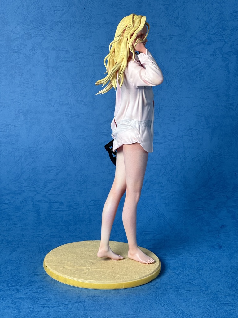 ガレージキット 海辺を歩く女はだけver 1/6スケール A woman with shirt unbuttoned 1:6 scale