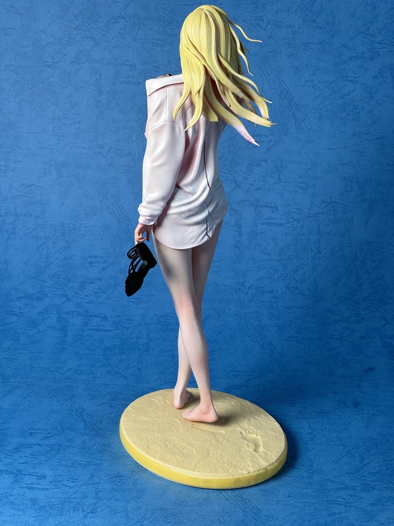 ガレージキット 海辺を歩く女はだけver 1/6スケール A woman with shirt unbuttoned 1:6 scale