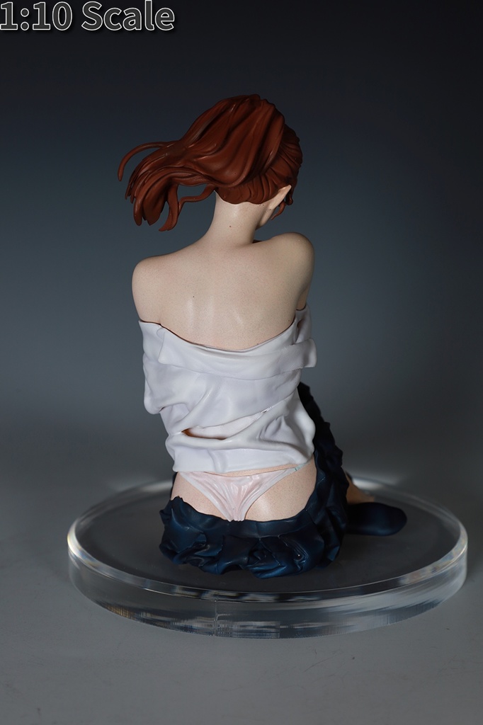 オリジナルガレージキット 床に座る女子 (Girl on a floor) 1/10もしくは1/6スケール