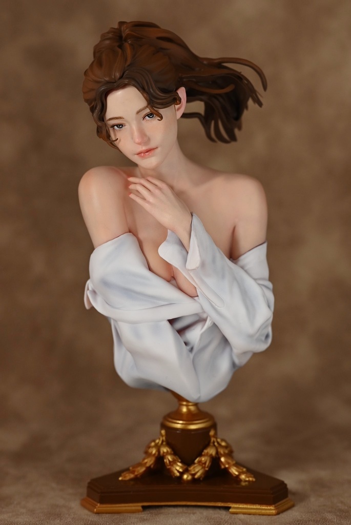 オリジナルガレージキット 床に座る女子バストモデル (Girl on a floor: bust model) 1/4スケール
