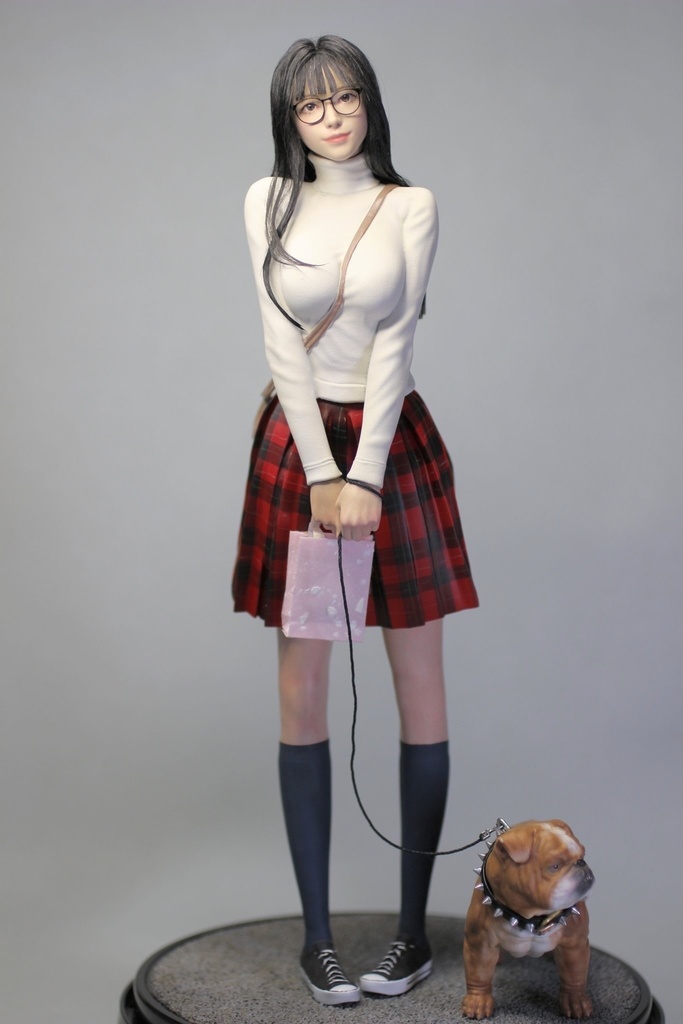 オリジナルガレージキット  パイスラッシュの女の子 (Pie-slashed girl) 1/6スケール