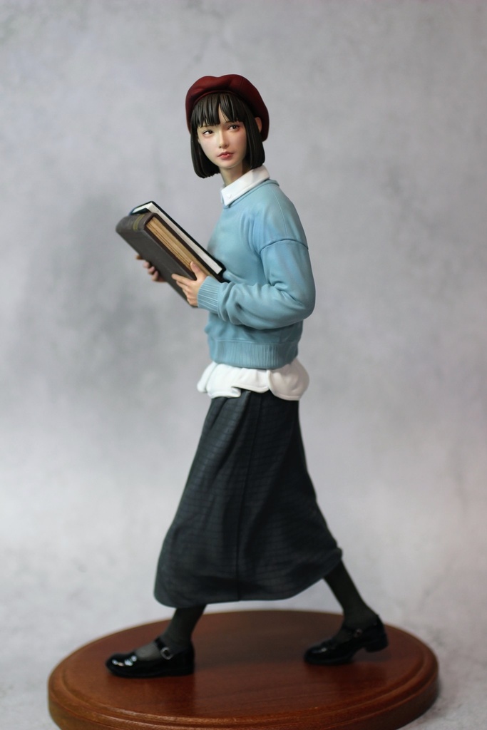 オリジナルガレージキット 本を運ぶ女性 1/6スケールもしくは1/12スケール (A Lady with Books)