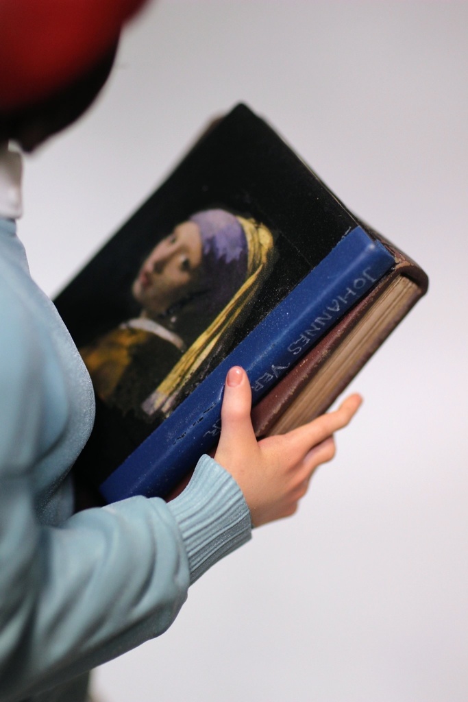 オリジナルガレージキット 本を運ぶ女性 1/6スケールもしくは1/12スケール (A Lady with Books)