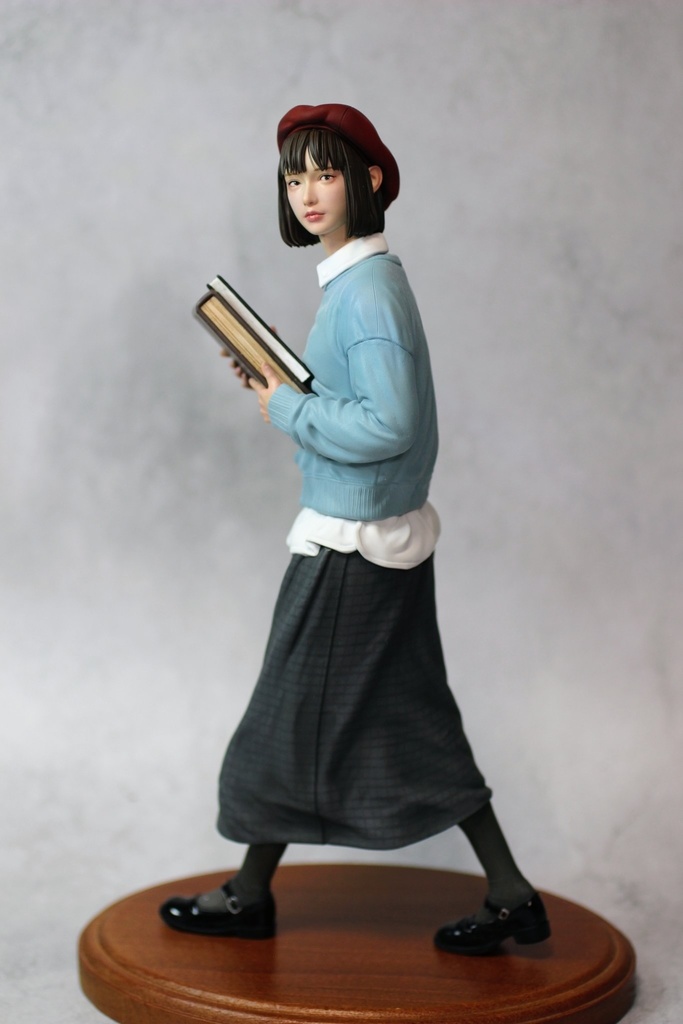 オリジナルガレージキット 本を運ぶ女性 1/6スケールもしくは1/12スケール (A Lady with Books)