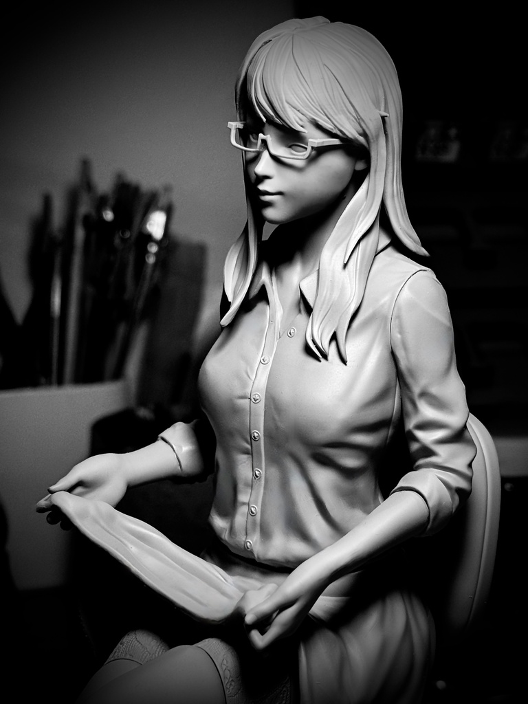 オリジナルガレージキット 誰も居ないときのOL 1/6スケール (An office lady alone in the room)