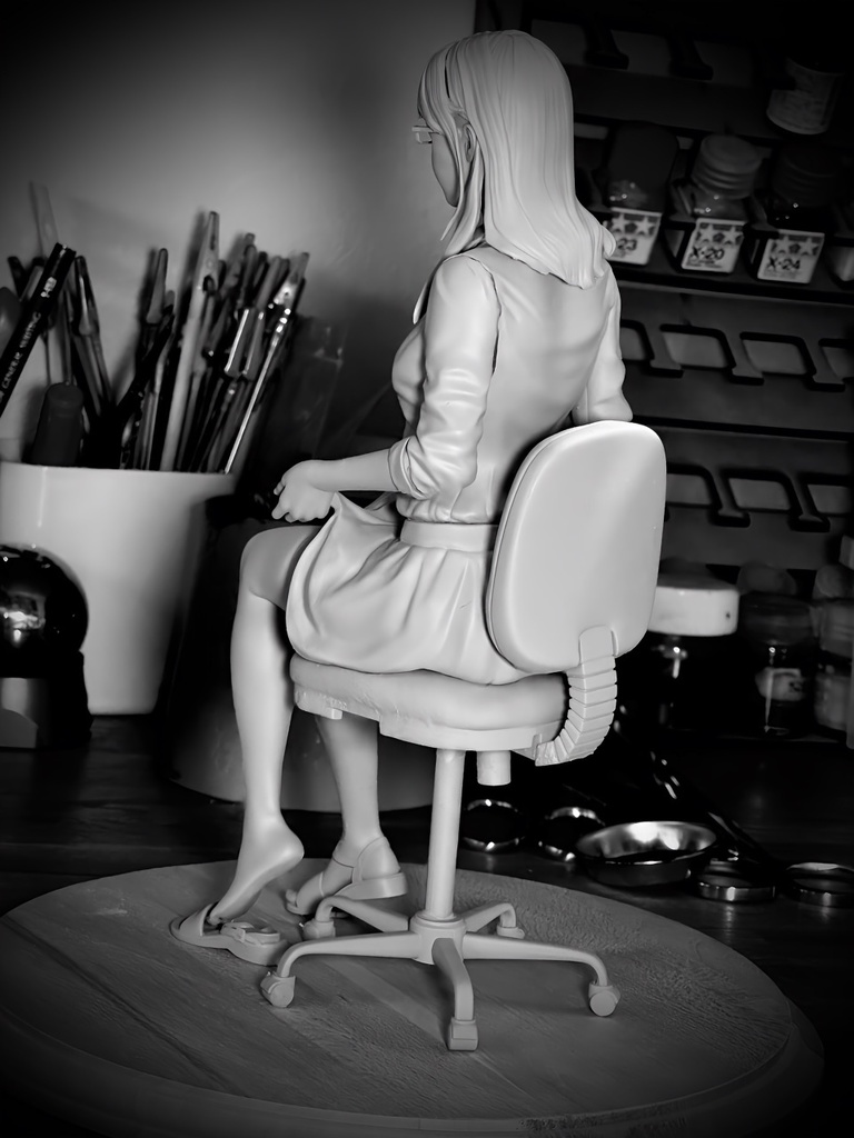 オリジナルガレージキット 誰も居ないときのOL 1/6スケール (An office lady alone in the room)