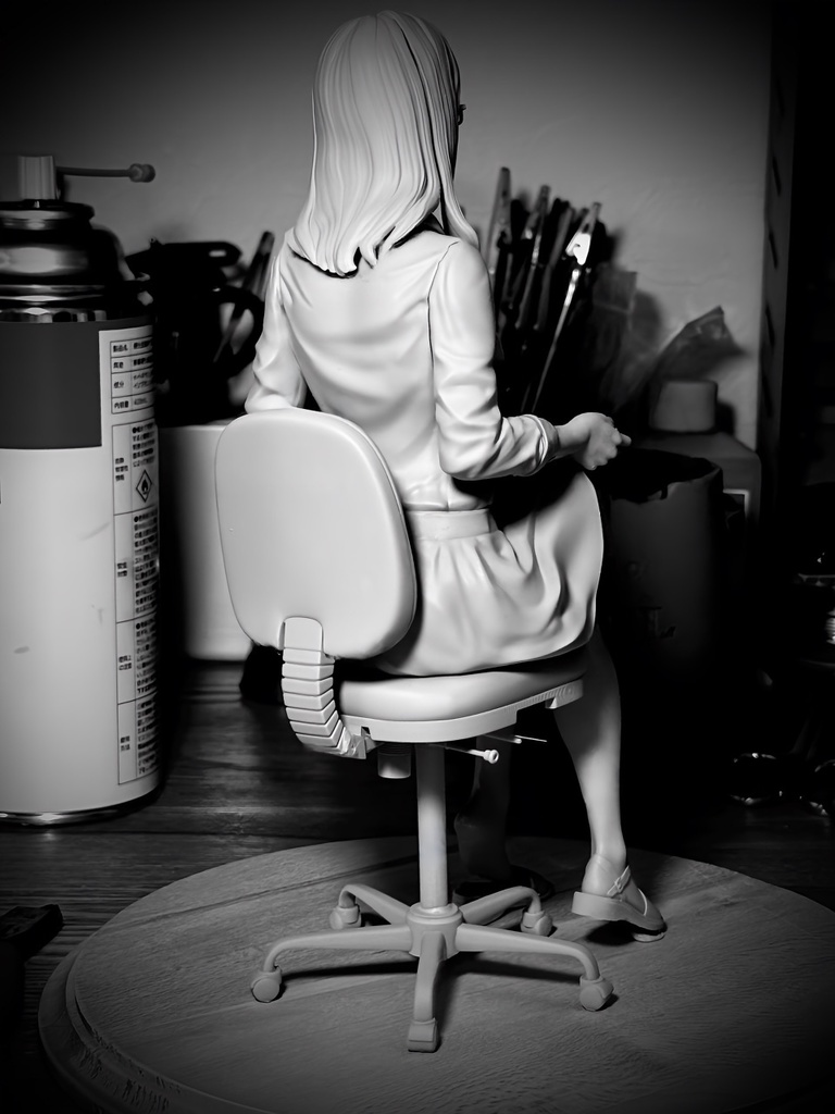 オリジナルガレージキット 誰も居ないときのOL 1/6スケール (An office lady alone in the room)