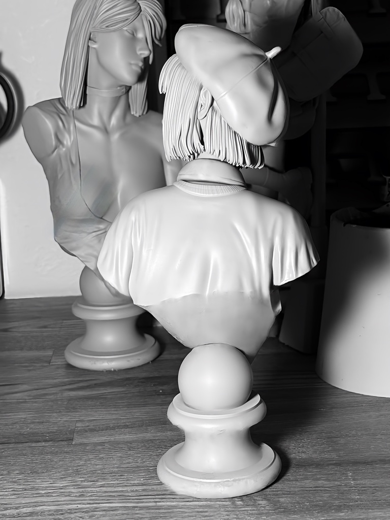 オリジナルガレージキット 本を運ぶ女性 バストモデル 1/4スケール (A Lady with Books bust model)