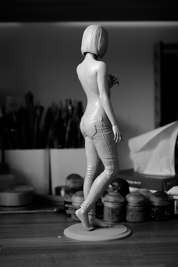 【早期割引受付中 ¥2000オフ!】 オリジナルガレージキット ジーンズの女 1/6 スケール (A lady in denim pants)