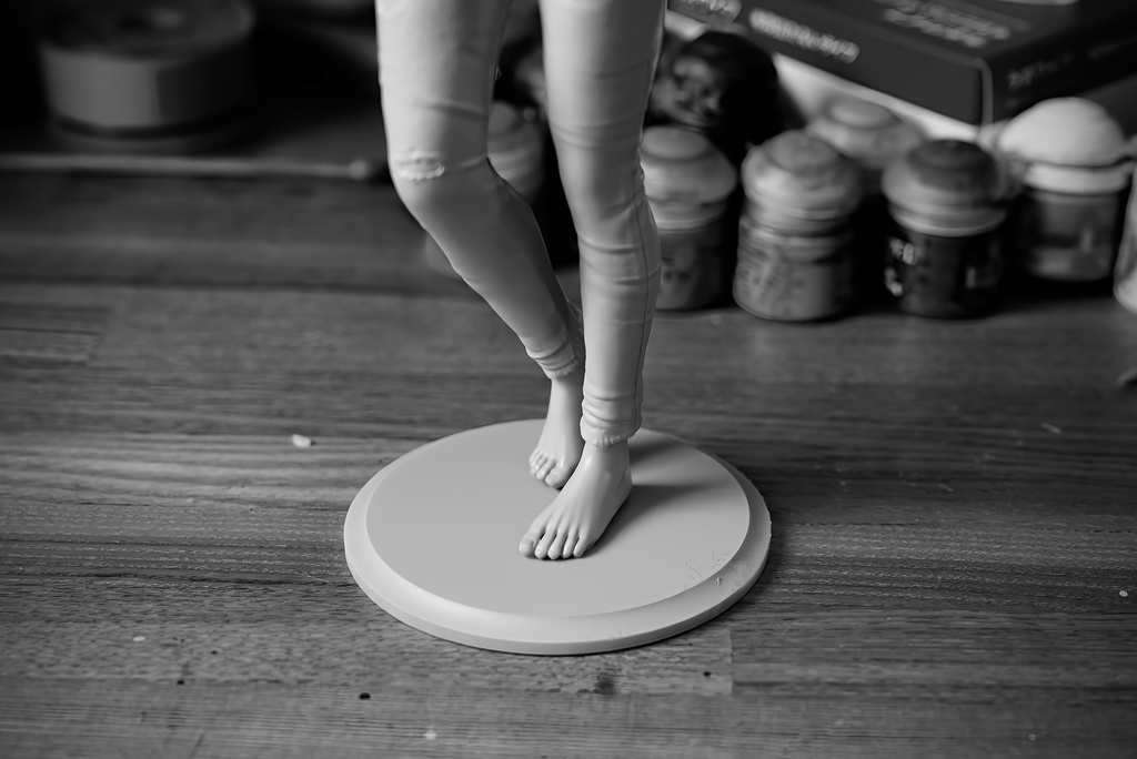 【早期割引受付中 ¥2000オフ!】 オリジナルガレージキット ジーンズの女 1/6 スケール (A lady in denim pants)