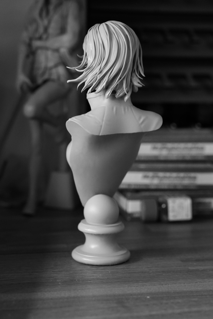 【早期割価格適用中! ¥2000オフ!】ガレージキット バイク乗りの女 バストモデル 1/4スケール (A Female Rider bust model)