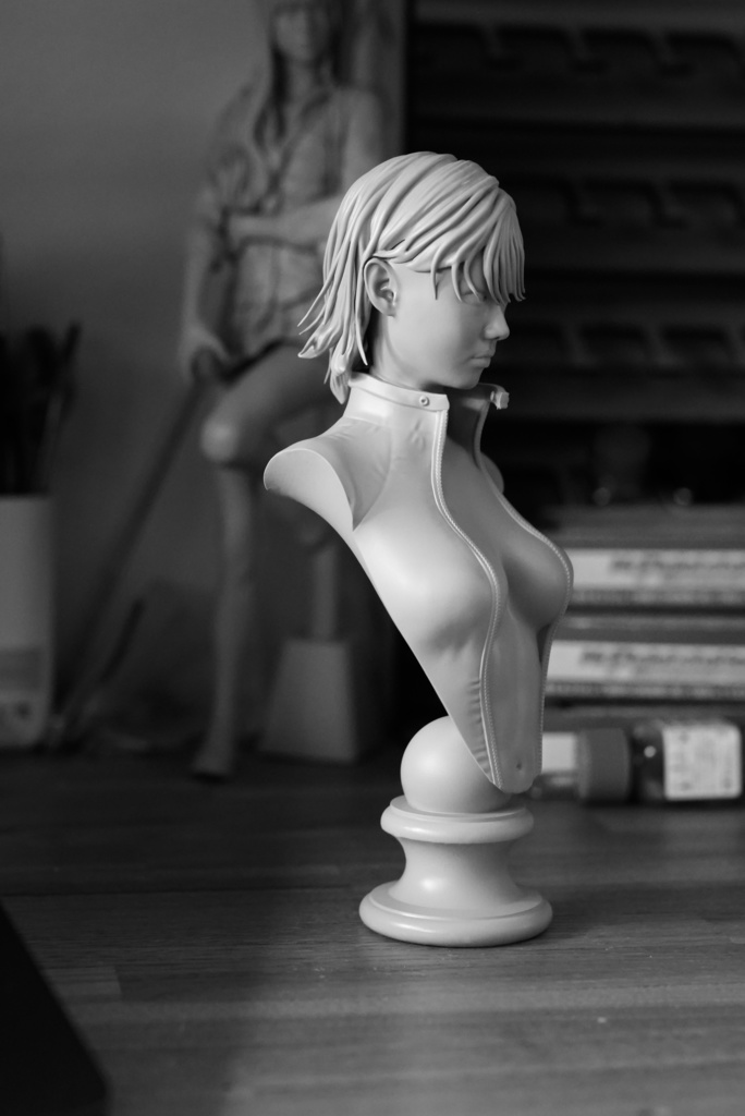 【早期割価格適用中! ¥2000オフ!】ガレージキット バイク乗りの女 バストモデル 1/4スケール (A Female Rider bust model)