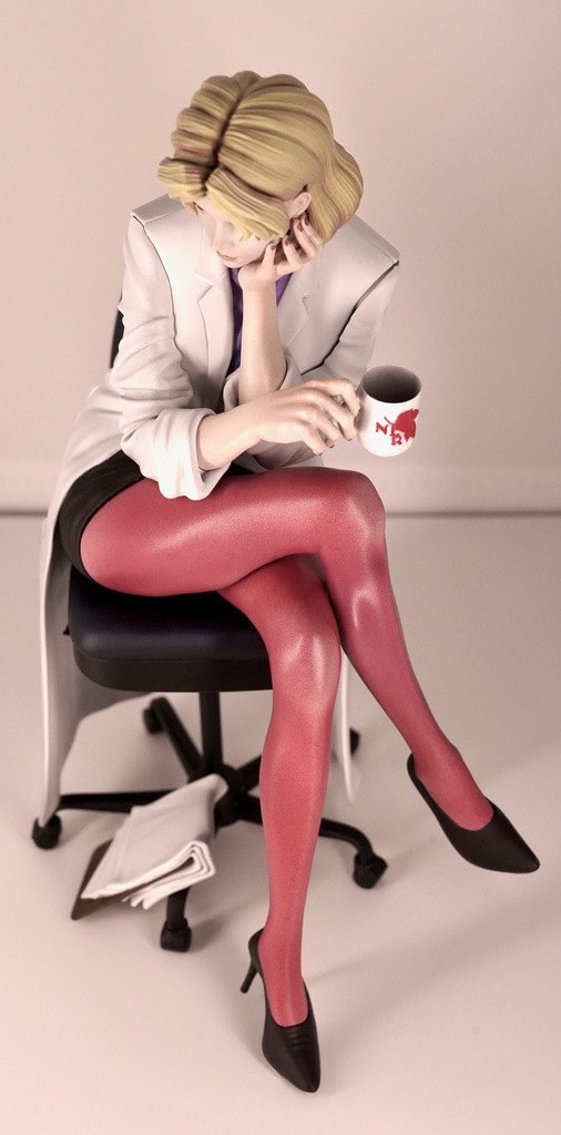 2/25 0:00以降受付開始 新世紀エヴァンゲリオンより くつろぐ赤木博士 セミリアル 1/6スケール未塗装ガレージキット