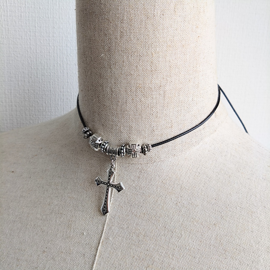 クロスネックレス フェアリーグランジ 十字架 ロザリオ レザー調 黒