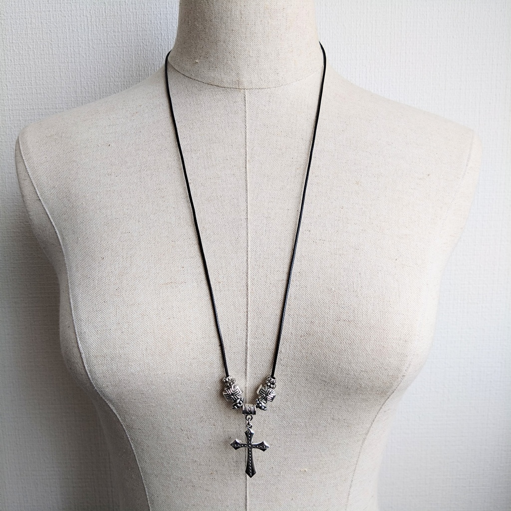 クロスネックレス フェアリーグランジ 十字架 ロザリオ レザー調 黒