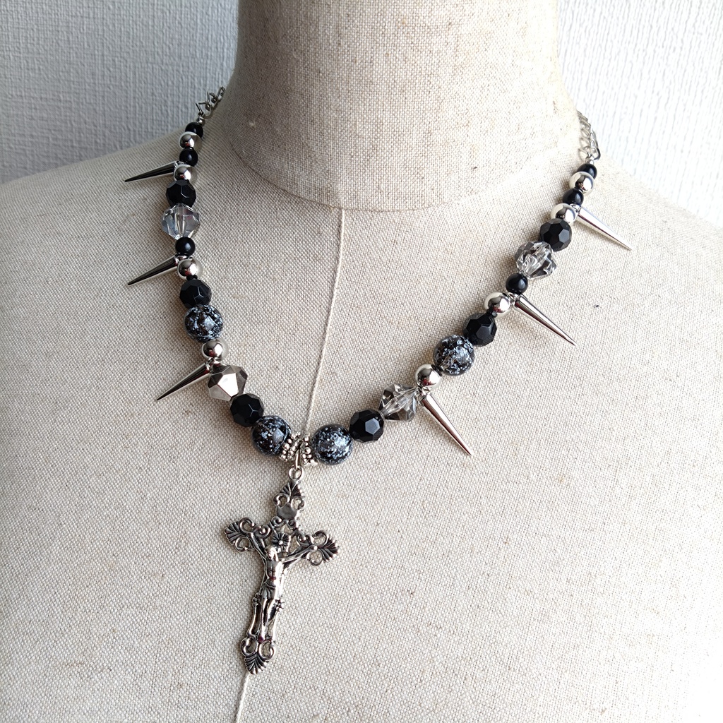 クロススパイクネックレス