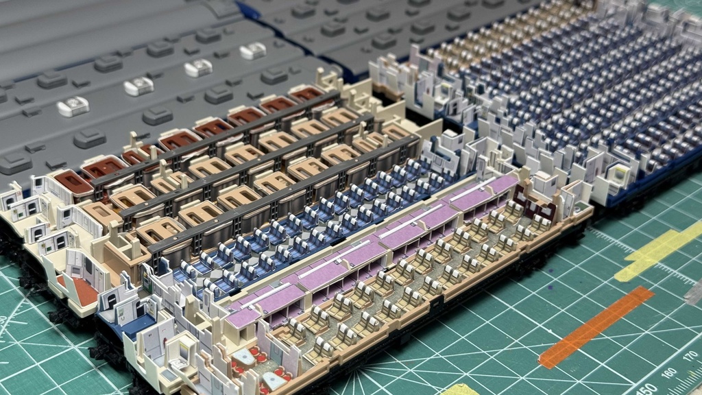 60023 はまなす繁忙期編成12両用内装パーツセット(Tomix 97607 はまなす基本セット、97608 はまなす増結セット用)