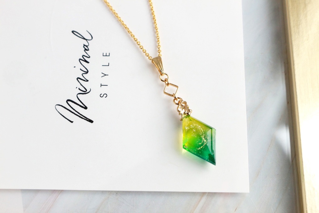 【耳飾り/ネックレス】rhombus stone キィニチ