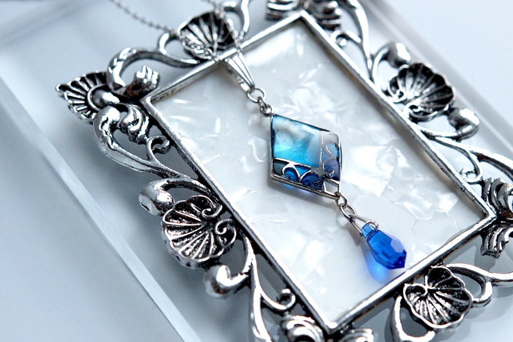 【ネックレス】ステンドグラス風ネックレス フリンズ