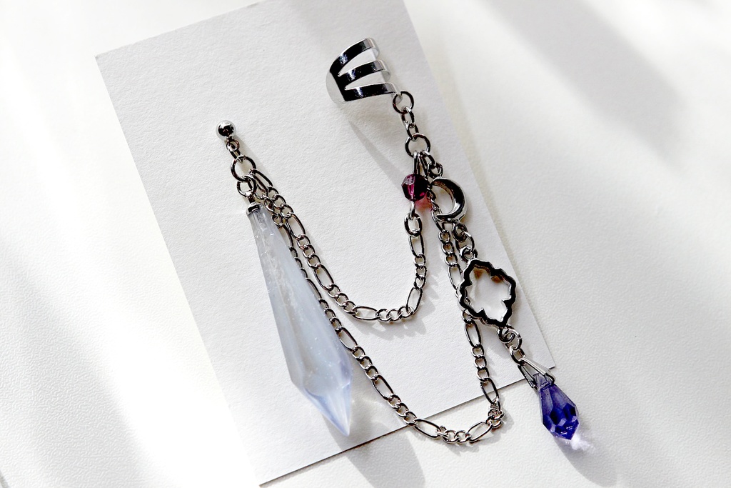 【イヤーカフ＆ピアス】コロンビーナ・ハイポセレニア