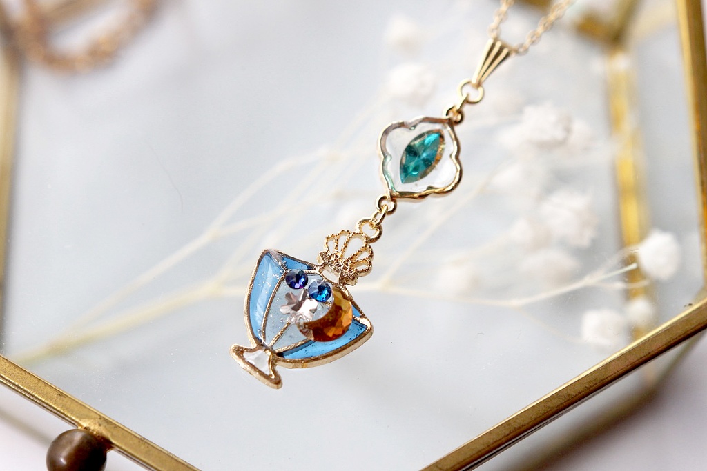 【ネックレス】月魔法の香水瓶