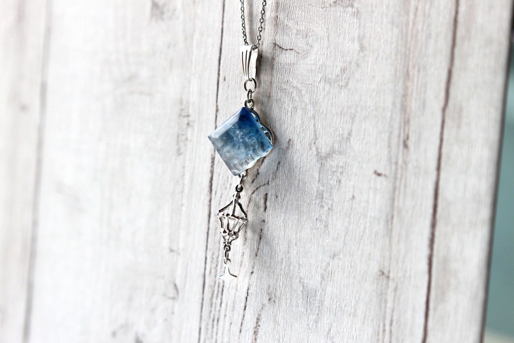 【ネックレス】蒼灯火