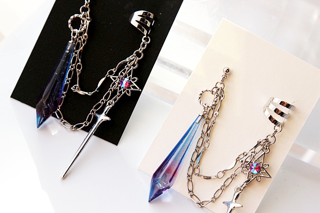 【イヤーカフ＆ピアス】ローエン