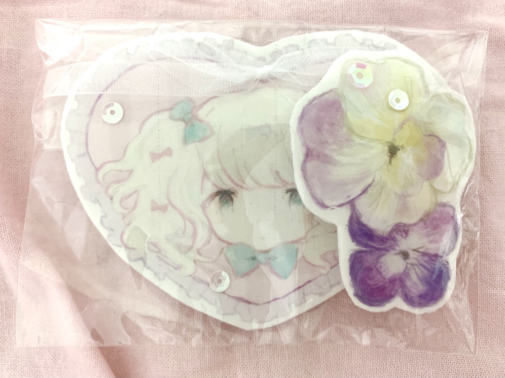 女の子+お花フェルトバッジ ピンク×ホワイトリボン
