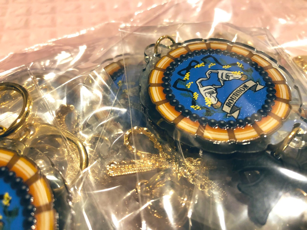 ロゼット型アクリルキーホルダー(バーボンver.)