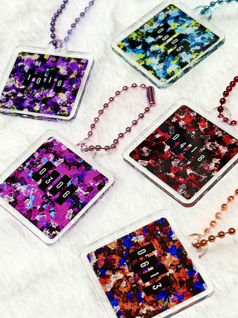 恋と深空イメージ 手描きペイント風4cm正方形アクリルキーホルダー