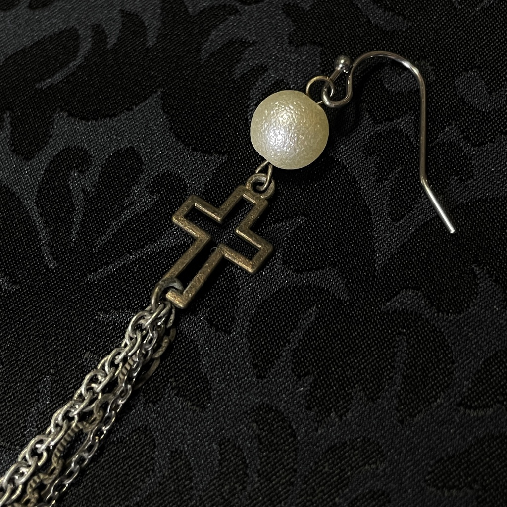 CEMETERY DREAM PIERCE