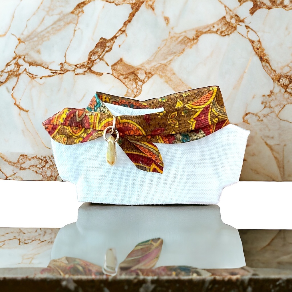 チャーム付きスカーフシャツ