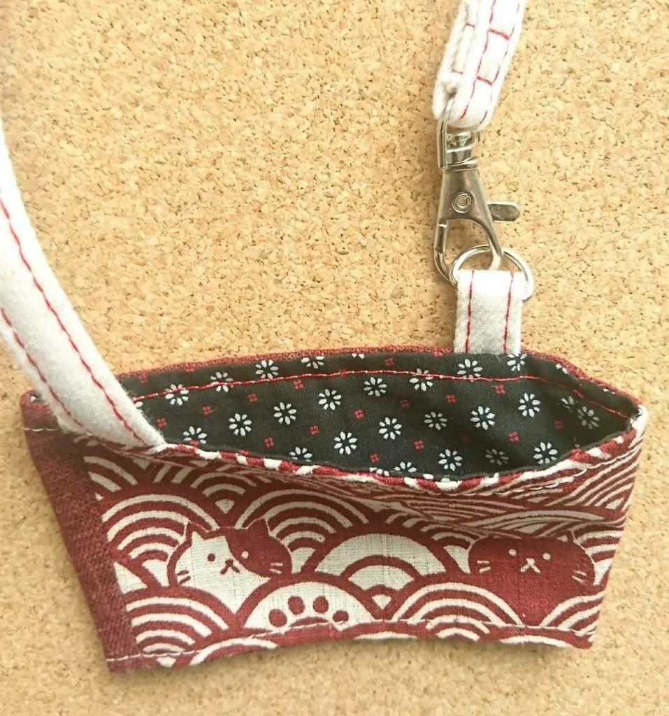 カップホルダー 猫柄 赤白