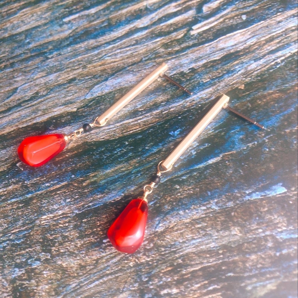 冥府の石榴 ピアス