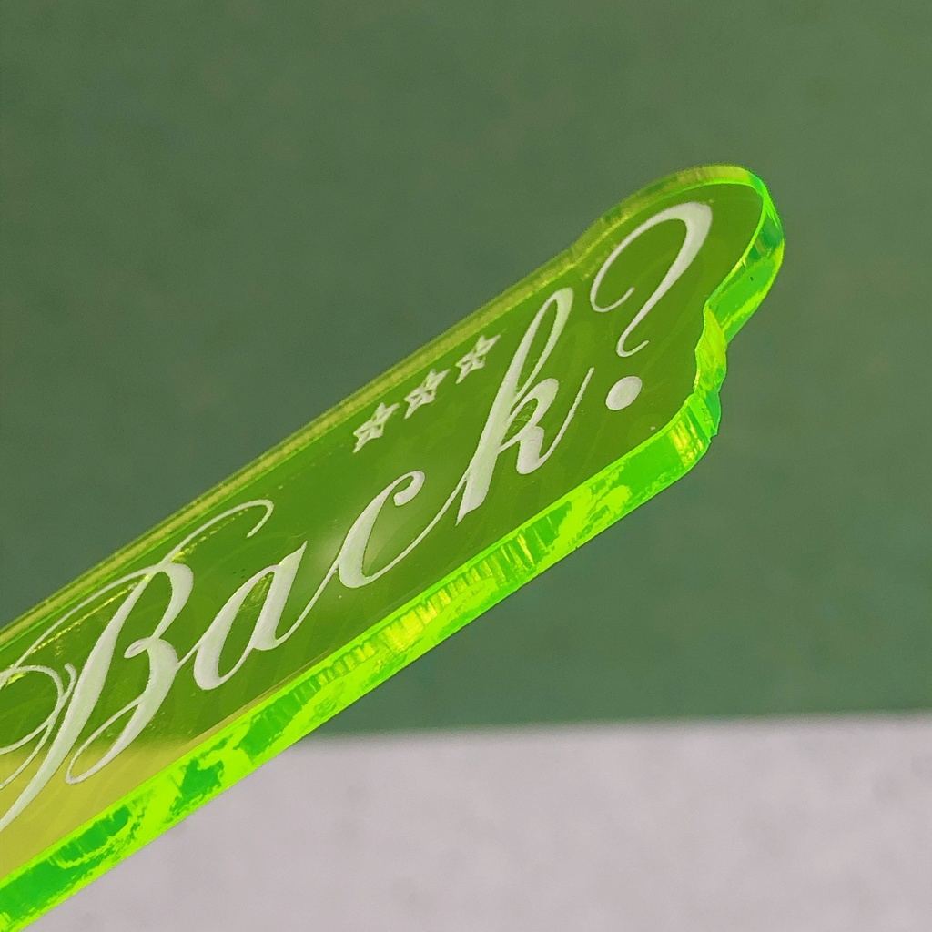 GUESSプレート 2色